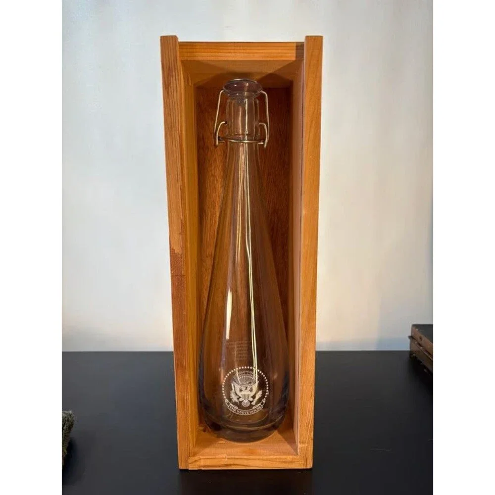 White House Vivreau Glass Water Bottle Presidential Seal Etched Wood Box